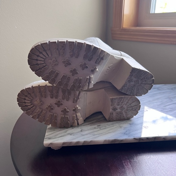 EUC MIA Jonna Ivory Python Size 10 Women’s Heeled Bootie - Picture 3 of 6